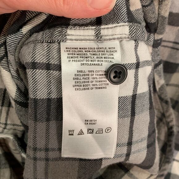 Columbia two-tone gray, button-down flannel plaid men’s size medium casual shirt - Picture 7 of 7